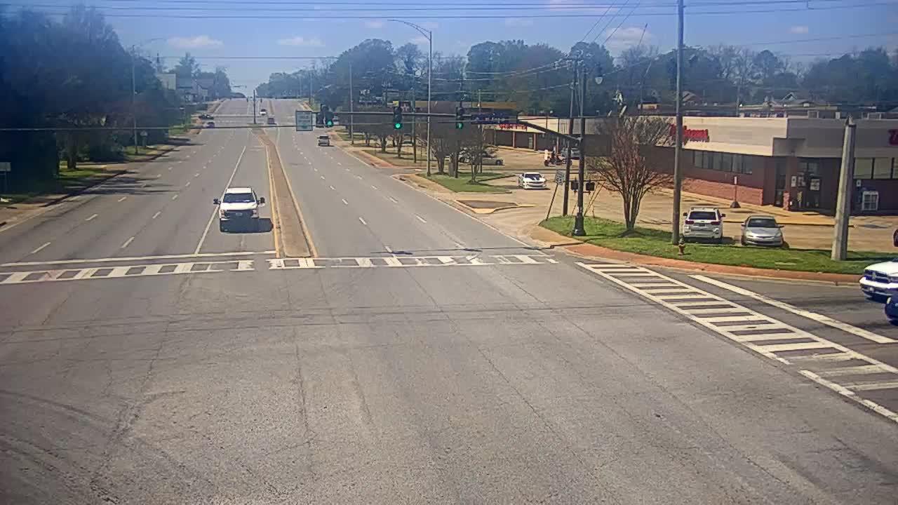 Traffic Cam West End › South: TUS-CAM--.