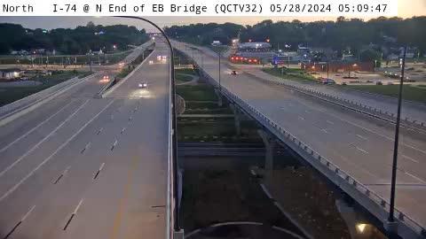 Traffic Cam Bettendorf: QC - I-74 @ N End of EB Bridge (32)