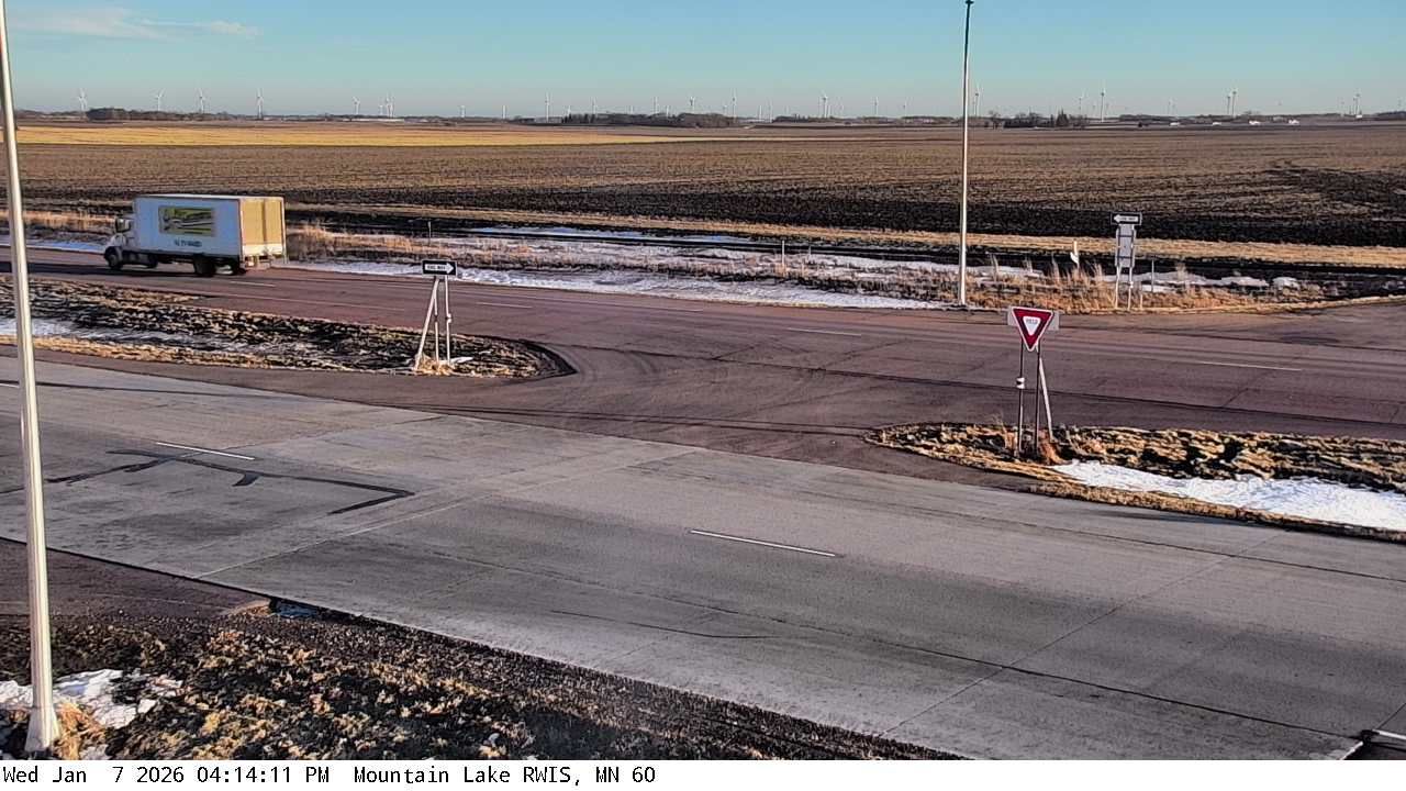 Traffic Cam Bingham Lake: MN 60: T.H.60 (Mountain Lake - MP 48.2): T.H.60 (Mountain Lake - MP 48.2) View