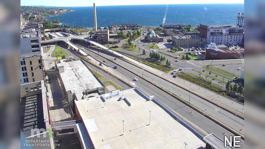 Traffic Cam Duluth: I-35: I-35 SB (Alworth Bldg)