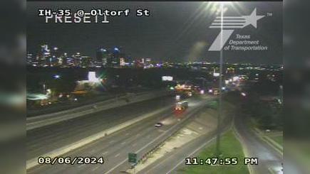 Traffic Cam Austin › North: I-35 @ E Oltorf