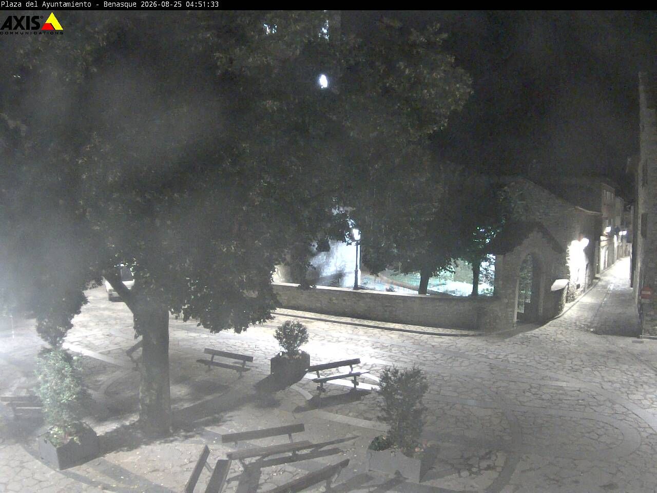 Traffic Cam Benasque: Plaza del Ayuntamiento, Huesca - n
