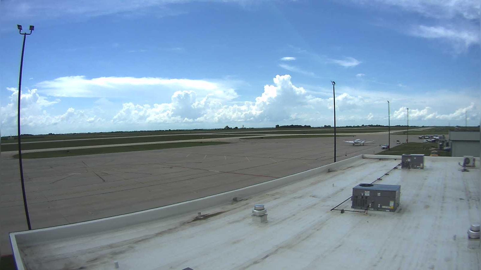 Traffic Cam Savoy: Flightstar KCMI