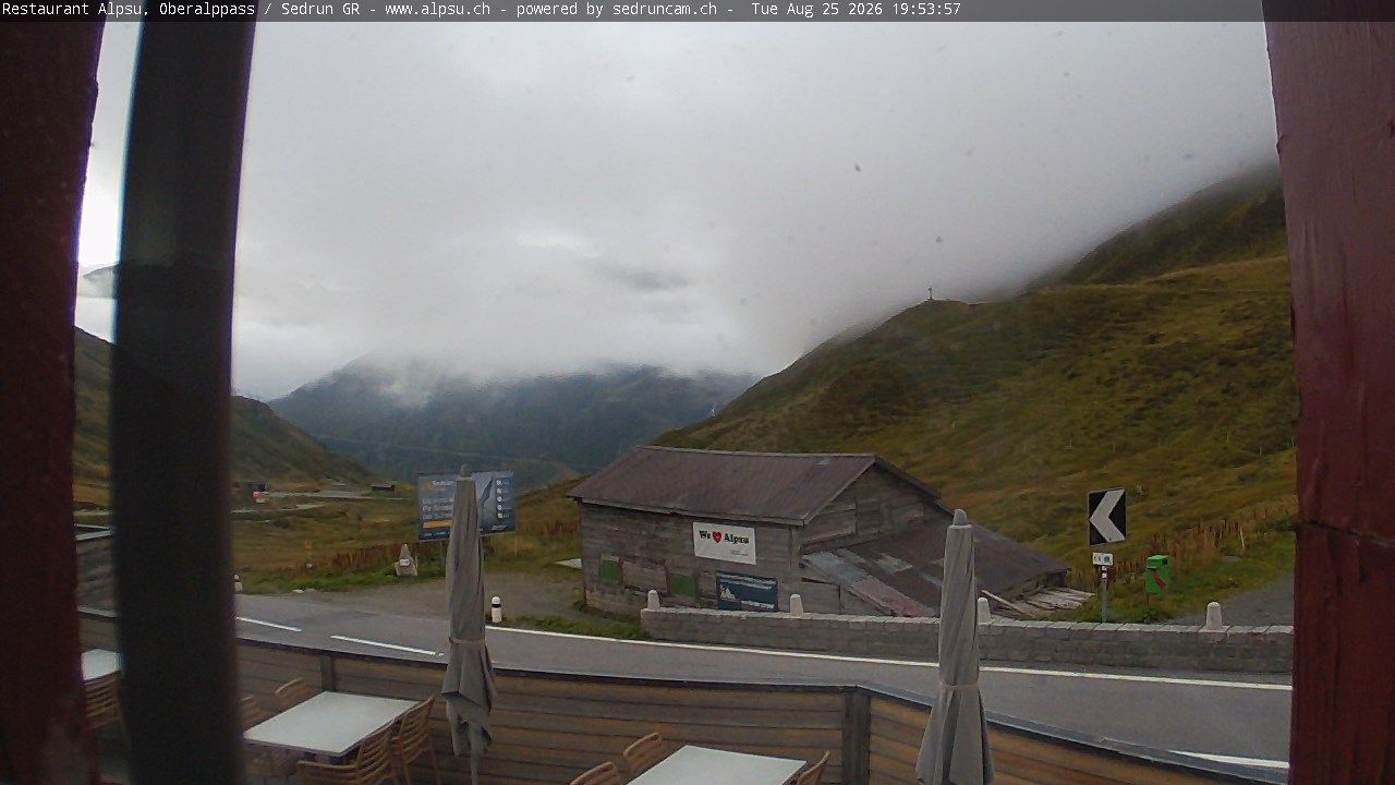 Tujetsch › Südosten: Leuchtturm Rheinquelle - Oberalp Pass