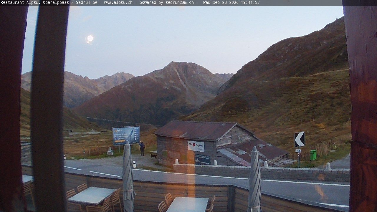 Tujetsch › Südosten: Leuchtturm Rheinquelle - Oberalp Pass