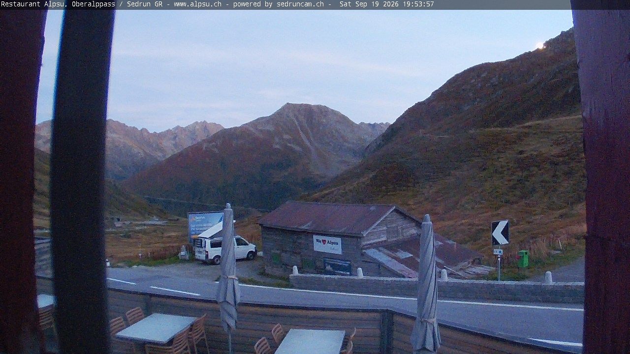 Tujetsch › Südosten: Leuchtturm Rheinquelle - Oberalp Pass