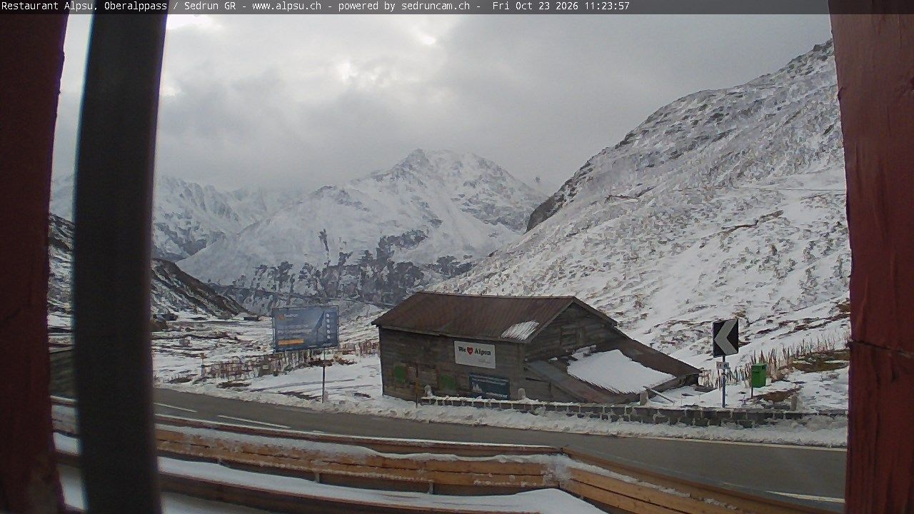 Tujetsch › Südosten: Leuchtturm Rheinquelle - Oberalp Pass