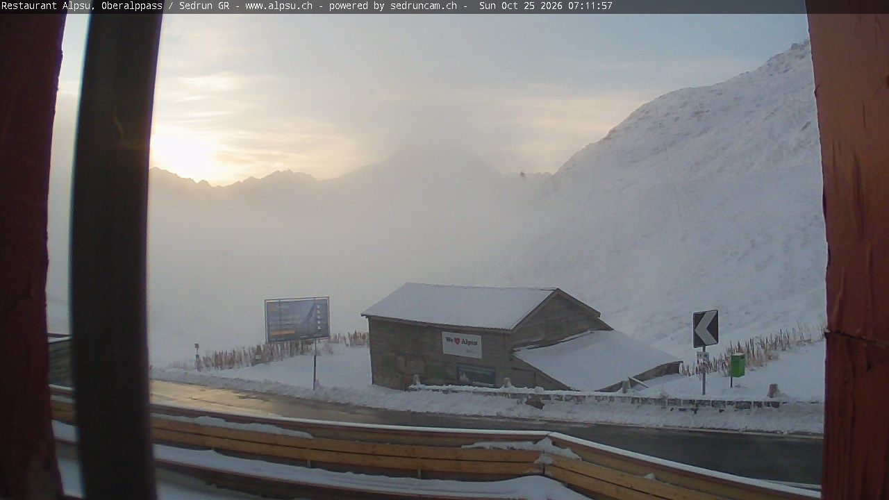 Tujetsch › Südosten: Leuchtturm Rheinquelle - Oberalp Pass