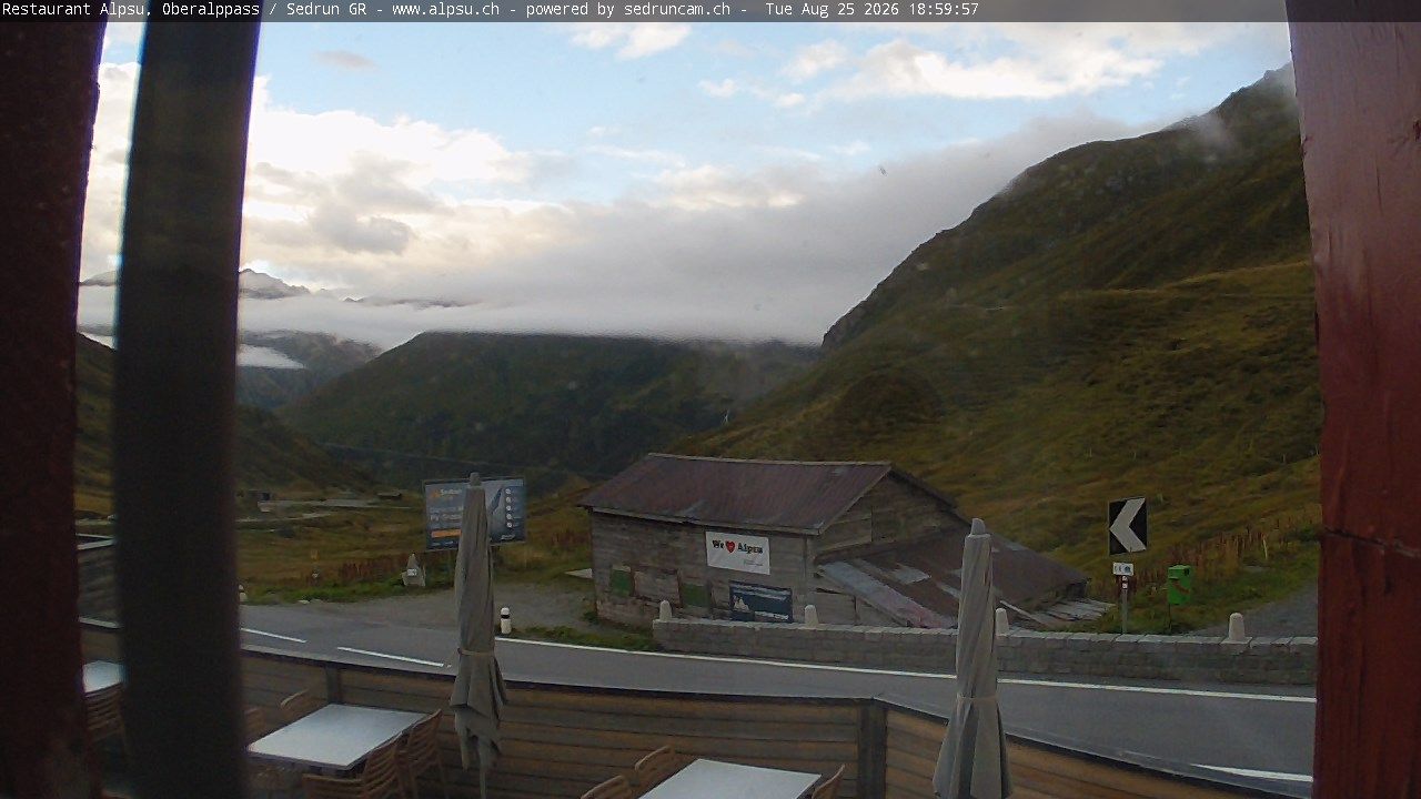Tujetsch › Südosten: Leuchtturm Rheinquelle - Oberalp Pass