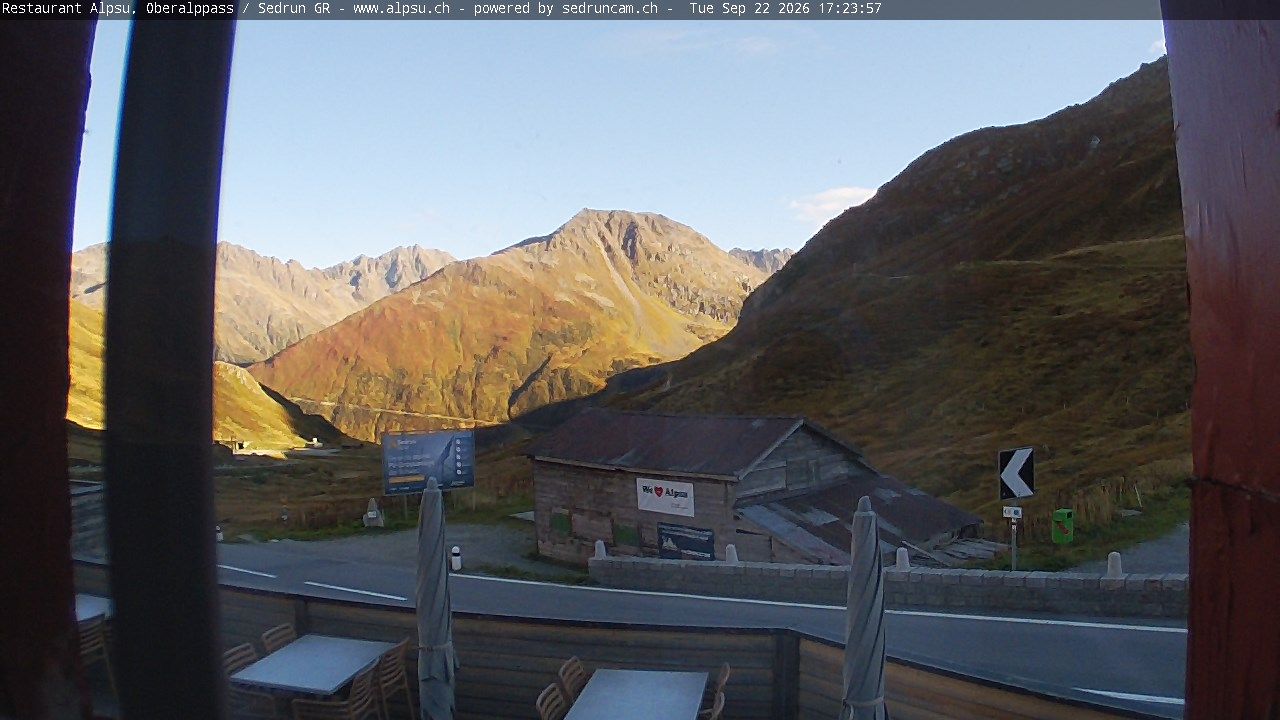 Tujetsch › Südosten: Leuchtturm Rheinquelle - Oberalp Pass