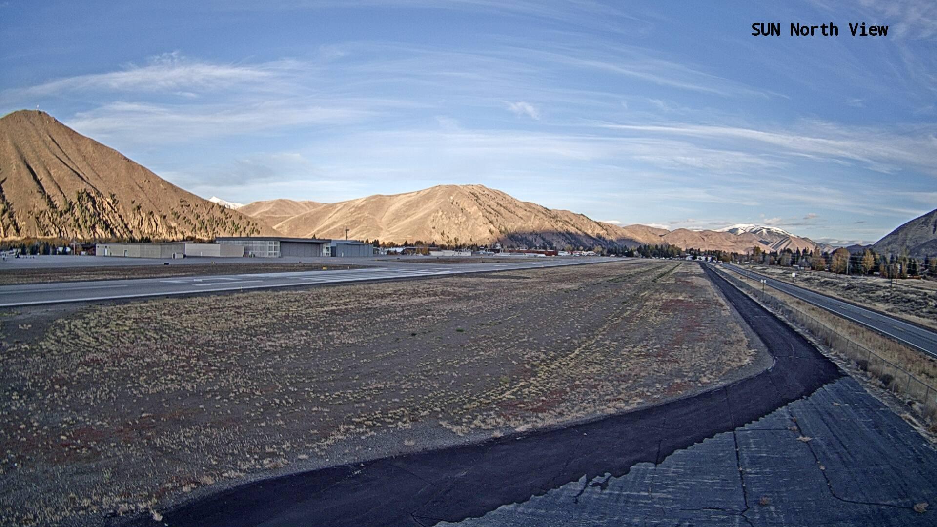 Traffic Cam Hailey › South-West: Friedman Memorial Airport - Looking SouthWest