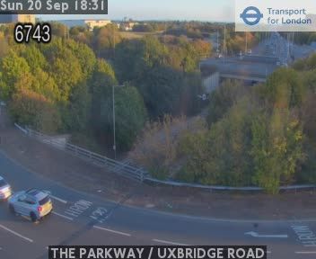 Traffic Cam London: THE PARKWAY - UXBRIDGE ROAD