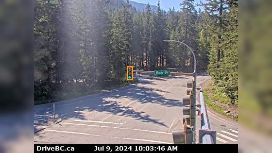 Traffic Cam Whistler Resort Municipality › East: Hwy 99 at Cheakamus Lake Rd & Alpha Lake Rd, 5 km south of Whistler, looking east