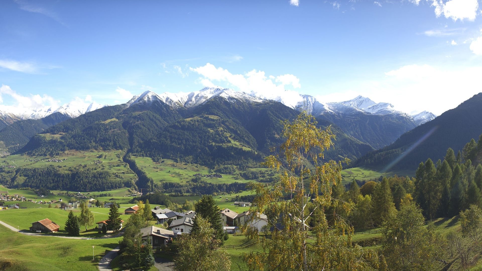 Traffic Cam Lumnezia: Lake Davos Munts