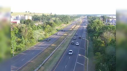 Traffic Cam New York › South: NY440 at Victory Blvd
