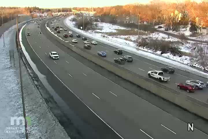 Traffic Cam Minnetonka: I-494 SB S of - Blvd