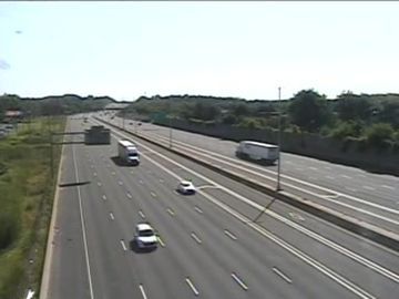 Traffic Cam East Hartford › West: I-84 e/o Exit 58 e/o (Simmons Rd)