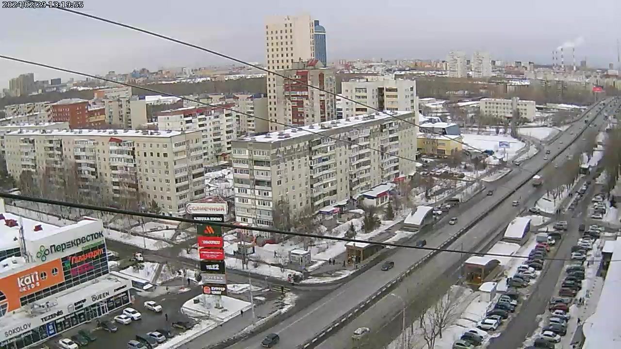 Traffic Cam Tyumen: Пермякова - А.Логунова