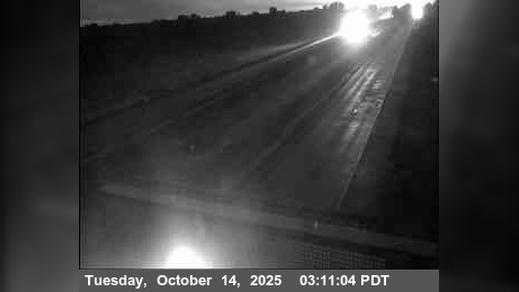 Traffic Cam Mokelumne City › South: SB I-5 Sac/SJ County Line