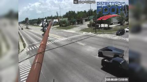 Traffic Cam South Sarasota: SA US 41 @ Phillippi St/Landings Blvd 1084/898