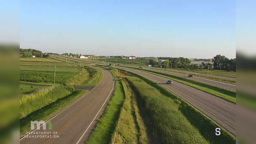 Traffic Cam Clinton Falls: I-35: I-35 NB (MP 46.50)