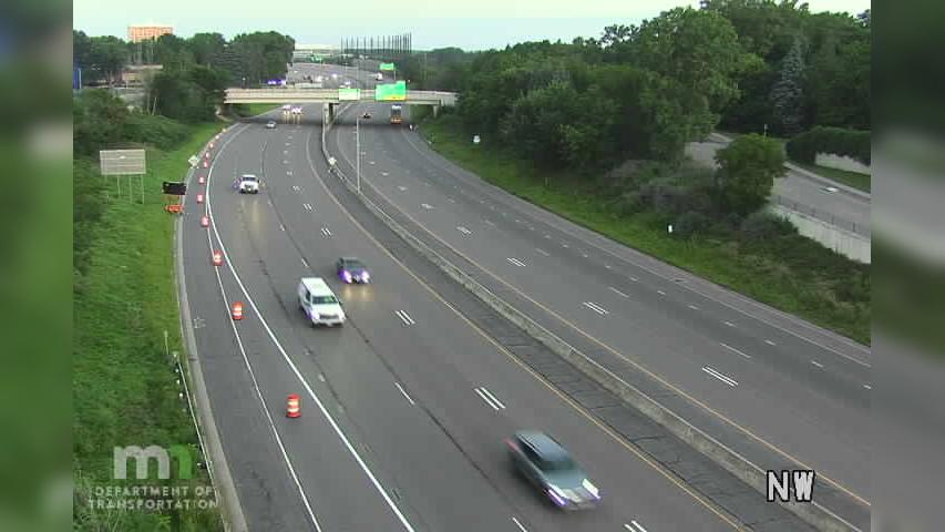 Traffic Cam Golden Valley: I-394: I-394 EB @ Winnetka Ave