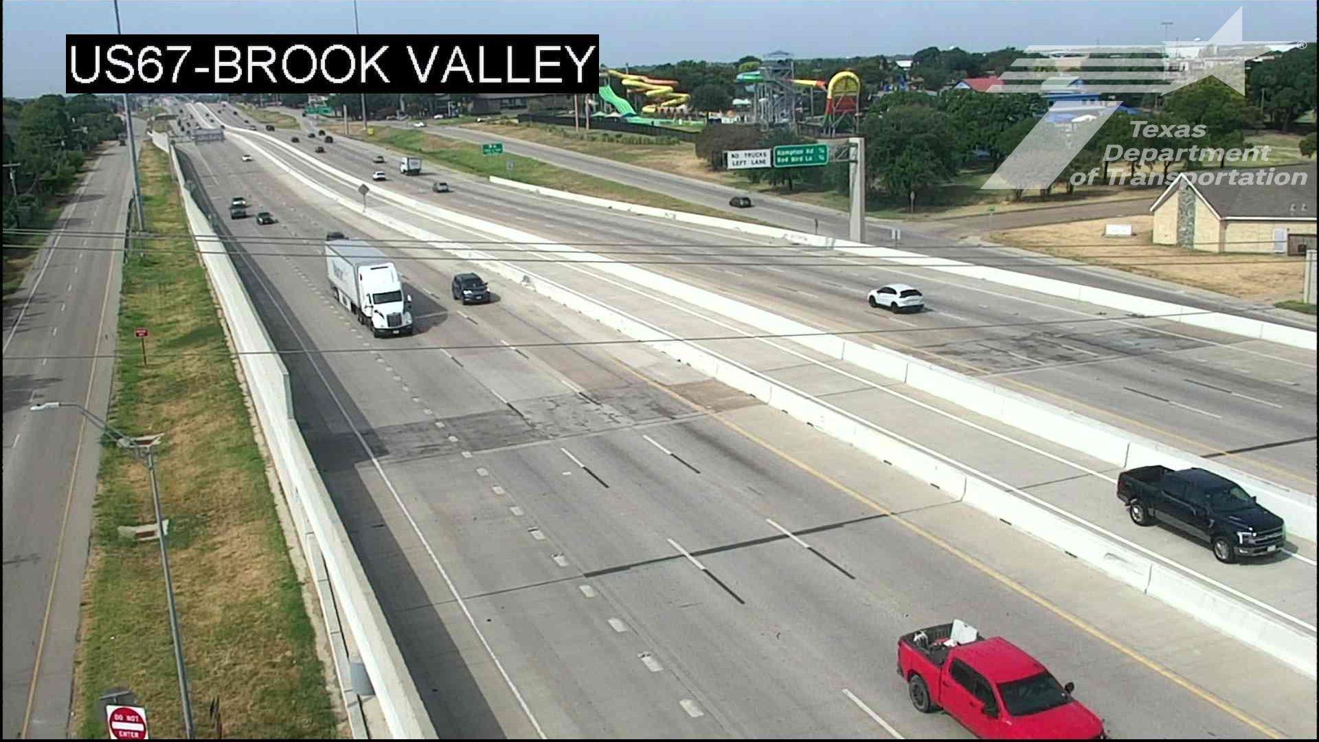 Traffic Cam Dallas › North: US 67 @ Brook Valley