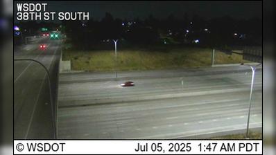 Traffic Cam Oakland: I-5 at MP 131.8: S 38th St looking South