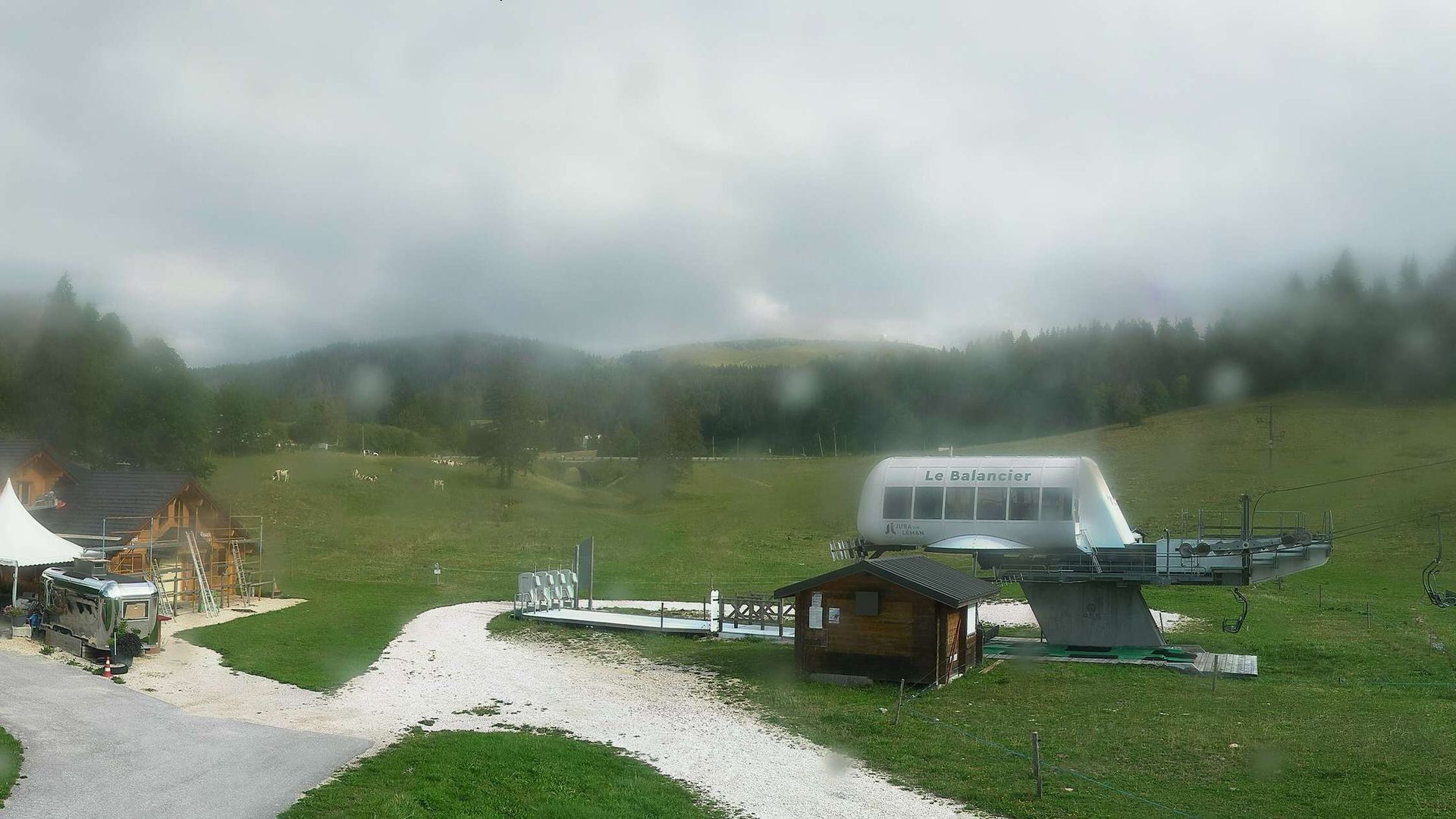 Traffic Cam Les Rousses: ski resort Redhead - massif Tuffes - door Dipper