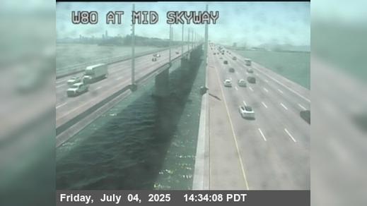 Traffic Cam Oakland › West: TVD35 -- I-80 : Mid Skyway