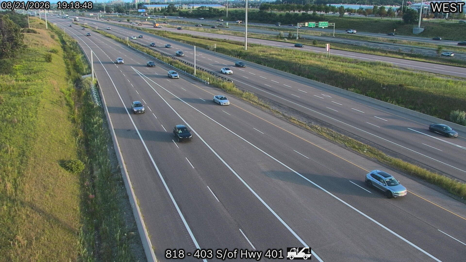 Traffic Cam Mississauga: Highway 403 south of Highway 401
