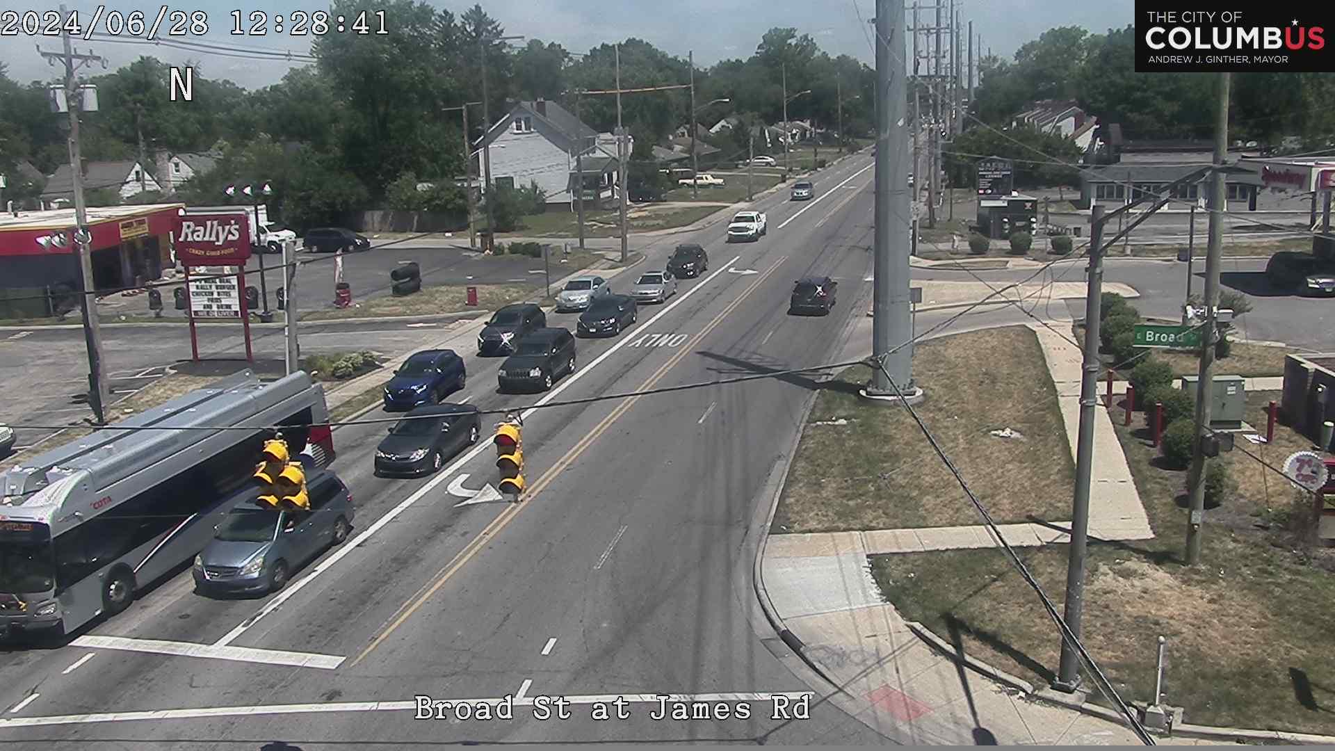 Traffic Cam Mayfair: City of Columbus) Broad St at James Rd