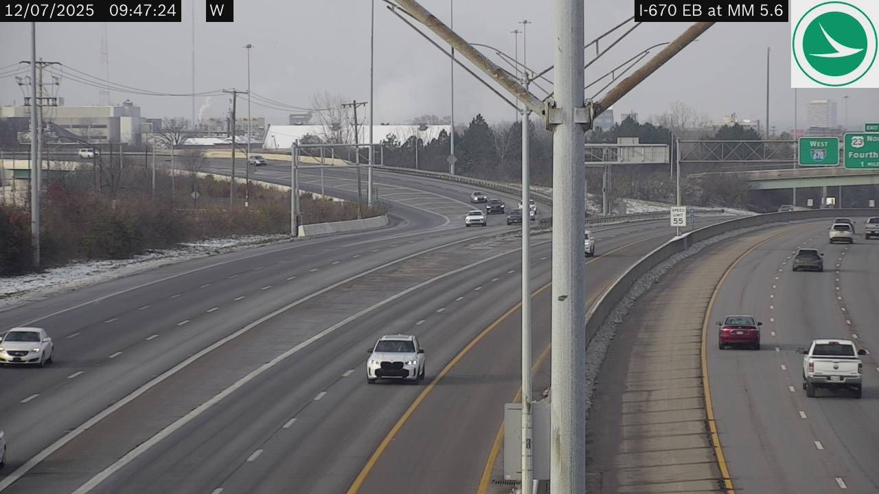 Traffic Cam Sawyer Manor: I-670 EB at MM 5.6, W of Joyce Ave