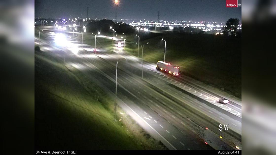 Traffic Cam Dover: 34 Avenue - Deerfoot Trail SE
