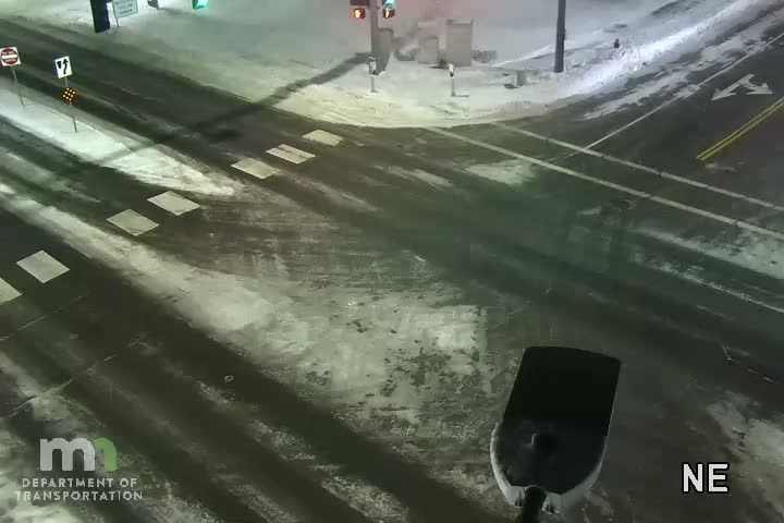 Traffic Cam West St. Paul: Robert St SB @ Lottenbach Ave