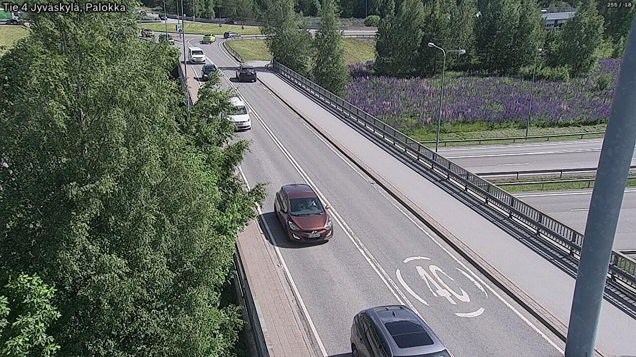 Traffic Cam Jyväskylä sub-region: Tie 4 Jyväskylä, Palokka - Palokka