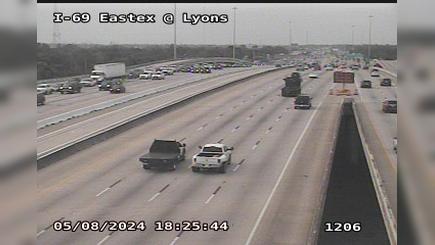 Traffic Cam Houston › South: I-69 Eastex @ Lyons
