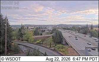Traffic Cam Everett: I-5 at MP 194 - Ave