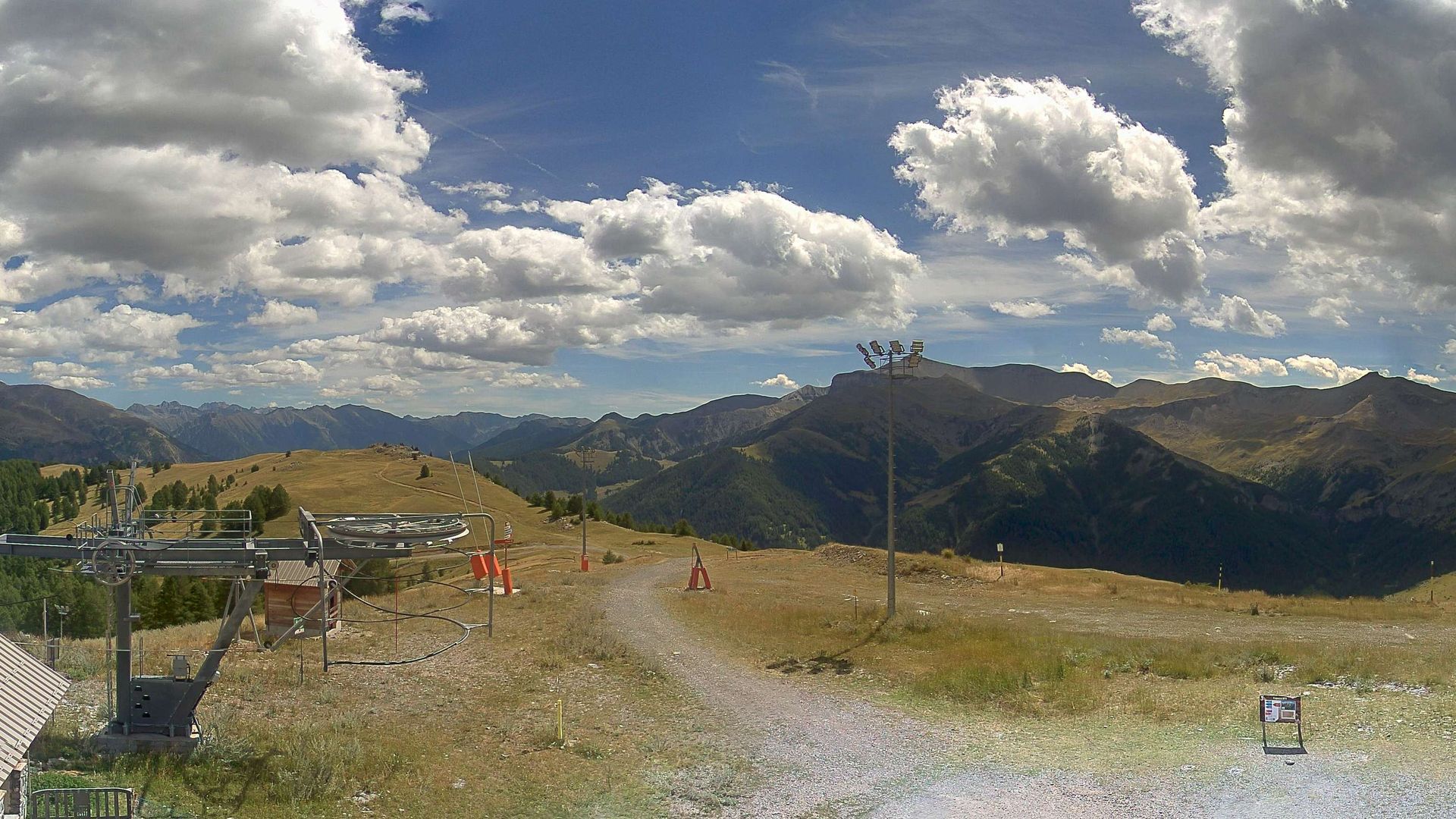 Traffic Cam Saint-Etienne-de-Tinee: Auron blainon