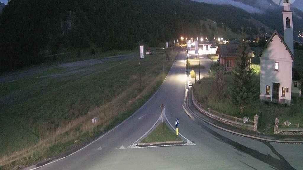 Livigno Mountain: City & Landscape View Webcam