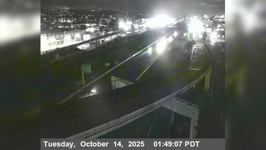 Traffic Cam Oakland › South: TVB26 -- I-880 : 16th Avenue Overcross