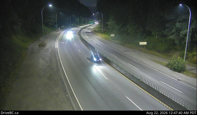 Traffic Cam Cedar Village › East: Hwy 1, near Lynn Valley Rd onramp, looking east