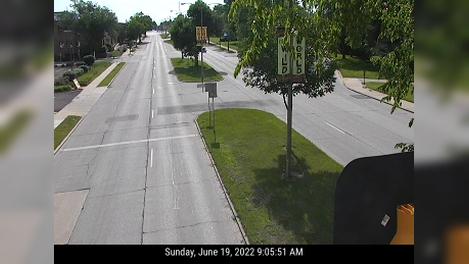 Traffic Cam Wauwatosa: Bluemound Rd @ W of th St