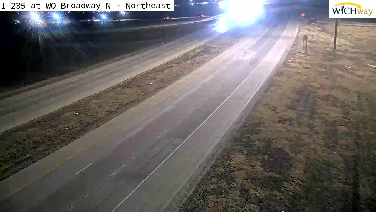 Traffic Cam Wichita: I-235 at WO Broadway N