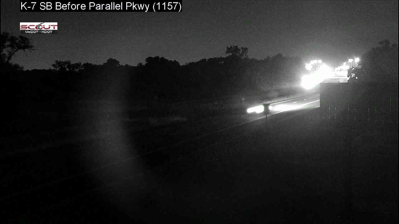 Traffic Cam Victory Junction: K- S @ N of Parallel Pkwy