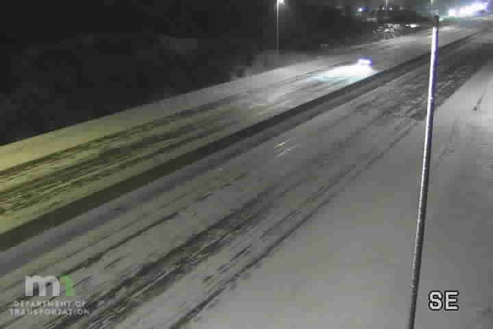 Traffic Cam Minnetonka: I-494: I-494 SB @ Baker Rd
