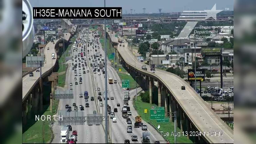 Traffic Cam Dallas › North: I-35E @ Manana South