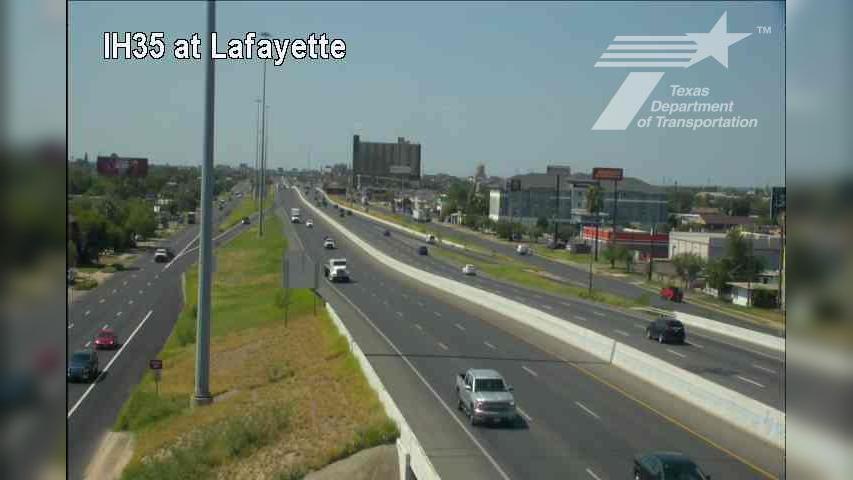 Traffic Cam Laredo › North: I-35 @ Lafayette