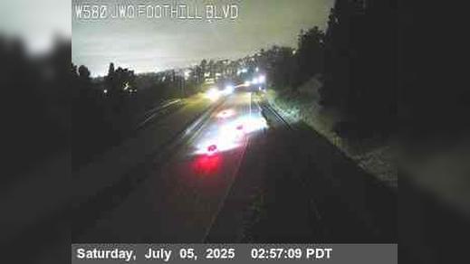 Traffic Cam Oakland › West: TVA94 -- I-580 : AT JWO FOOTHILL BLVD