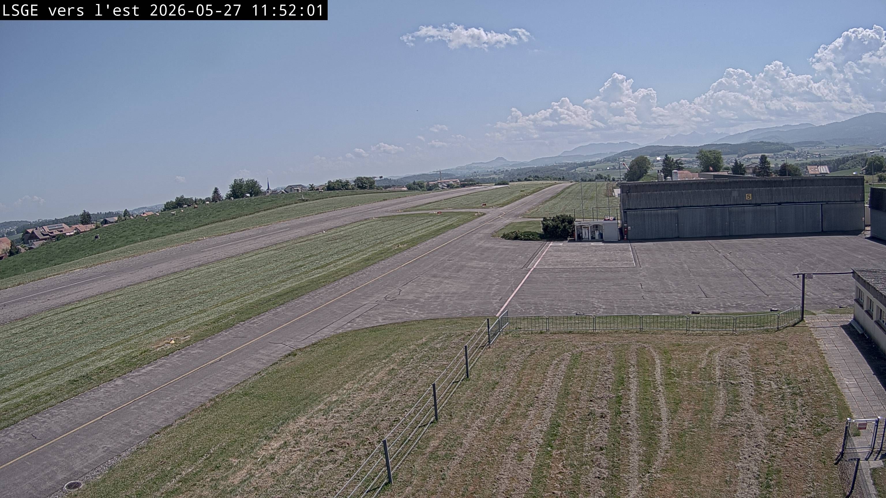 Ecuvillens: Aérodrome Régional Fribourg - Est - Ost